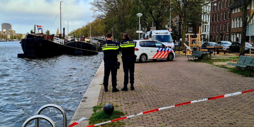 Politie doet onderzoek Politie doet onderzoek