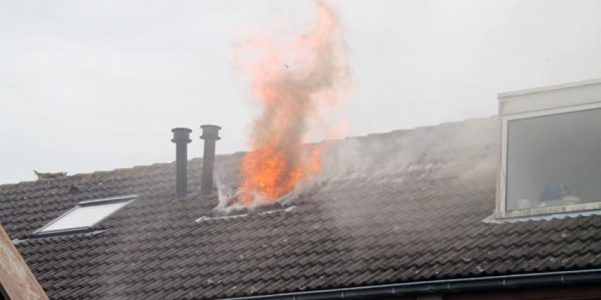 Foto van in brand gestoken woning in Delfzijl | MV