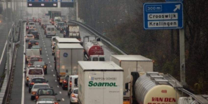Ongeval met drie autos A9 leidt tot lange files Ongeval met drie autos A9 leidt tot lange files
