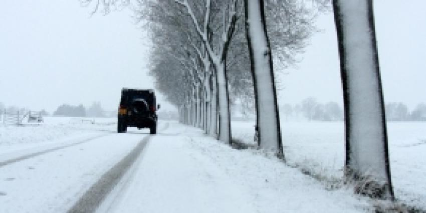 Sneeuwfront in aantocht vrijdag boven Nederland Sneeuwfront in aantocht vrijdag boven Nederland