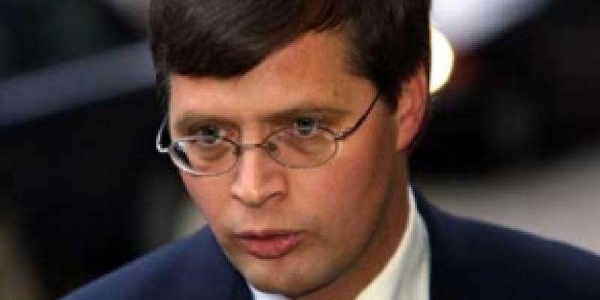 Balkenende wil debat over normen en waarden Balkenende wil debat over normen en waarden