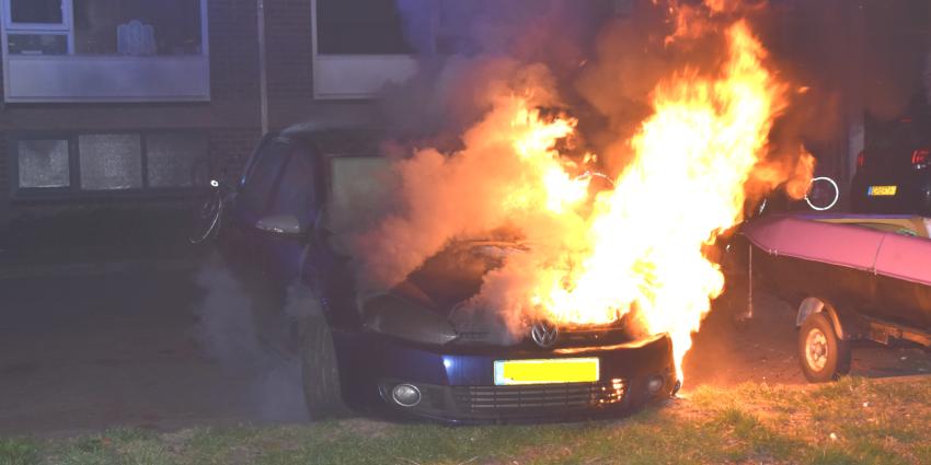 auto uitgebrand Auto uitgebrand
