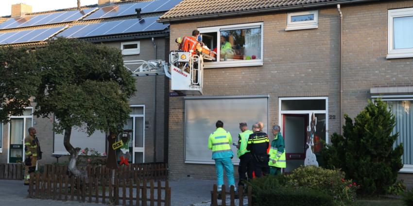 hulpdiensten helpen slachtoffer hulpdiensten helpen slachtoffer