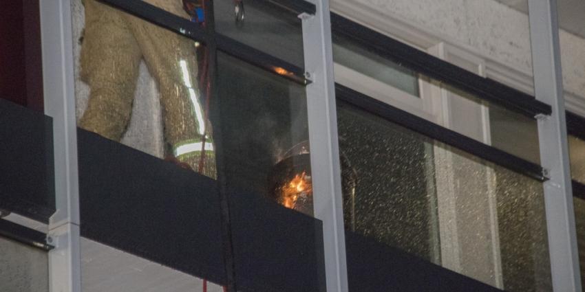 Prullenbak in woning in brand Prullenbak in woning in brand