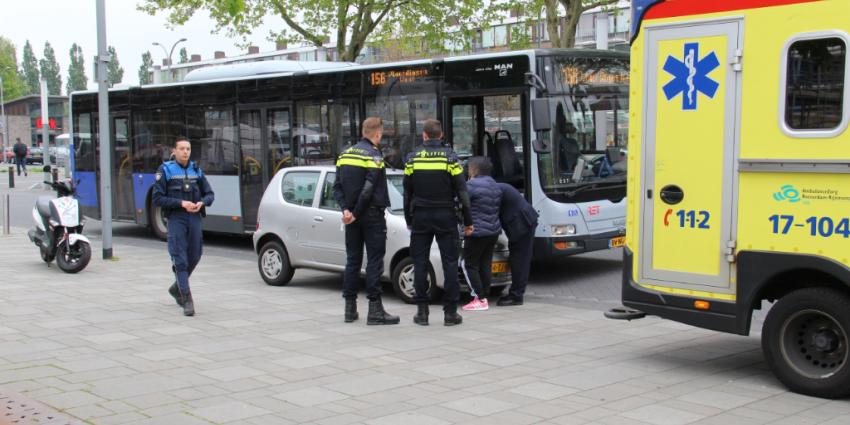 Foto van auto en bus Foto van auto en bus