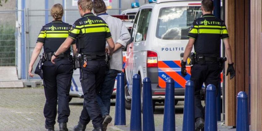 Man aangehouden na bedreiging Man aangehouden na bedreiging