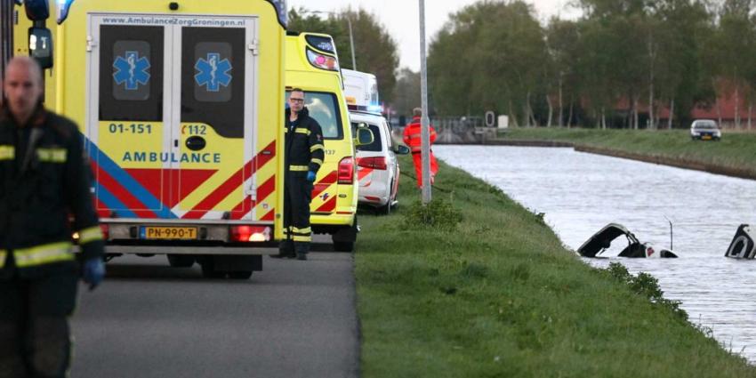 Moeder en zoon te water met auto bij Stadskanaal Moeder en zoon te water met auto bij Stadskanaal