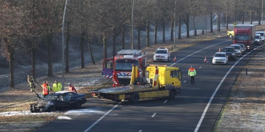  Autobrand op verbindingsweg van snelwegen bij Eindhoven