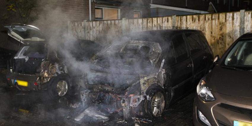 Vier auto's in IJsselstein uitgebrand Vier auto's in IJsselstein uitgebrand