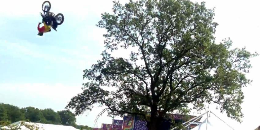 Wereldrecordpoging op Zwarte Cross:Giant backflip voor Raif Badawi Wereldrecordpoging op Zwarte Cross:Giant backflip voor Raif Badawi