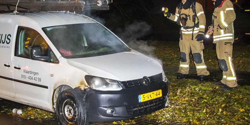 Auto in brand gestoken in Vlaardingen Auto in brand gestoken in Vlaardingen