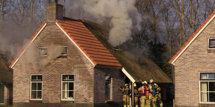 Vakantiegangers op de vlucht voor brand in vakantiewoning Vakantiegangers op de vlucht voor brand in vakantiewoning