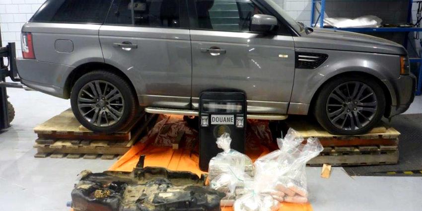 Douane vindt 42 kilo cocaïne in tank van luxe Range Rover Douane vindt 42 kilo cocaïne in tank van luxe Range Rover