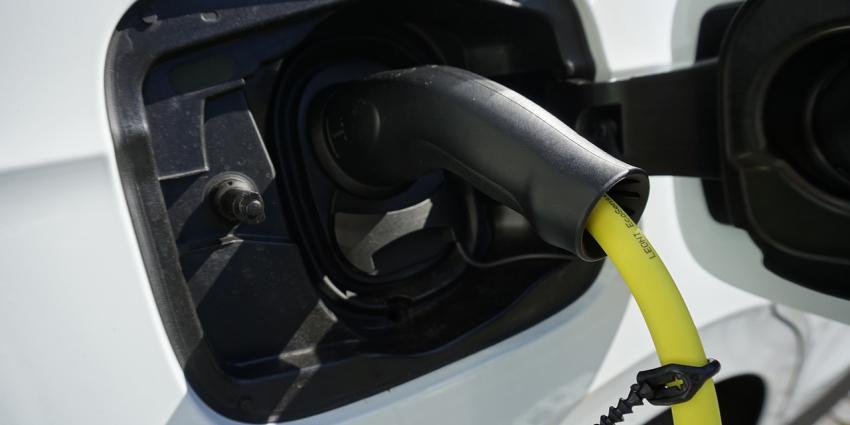 opladen elektrisch voertuig opladen elektrisch voertuig