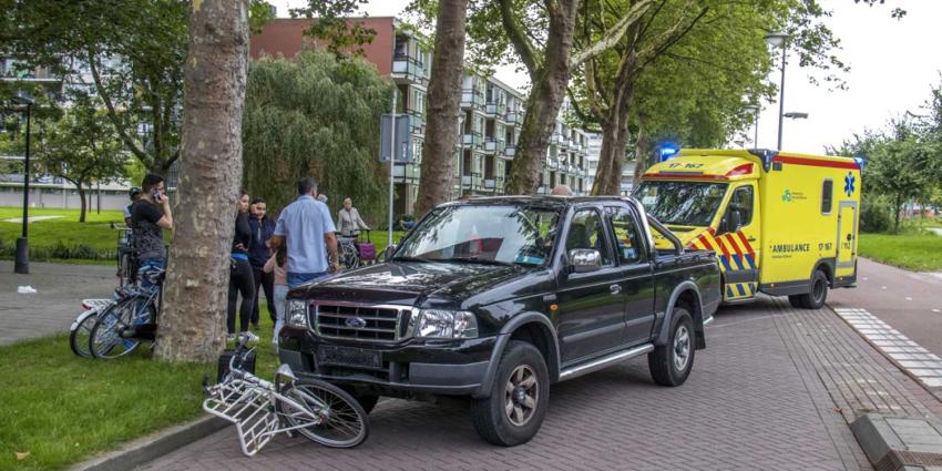 Fietsster meegesleurd bij aanrijding Fietsster meegesleurd bij aanrijding