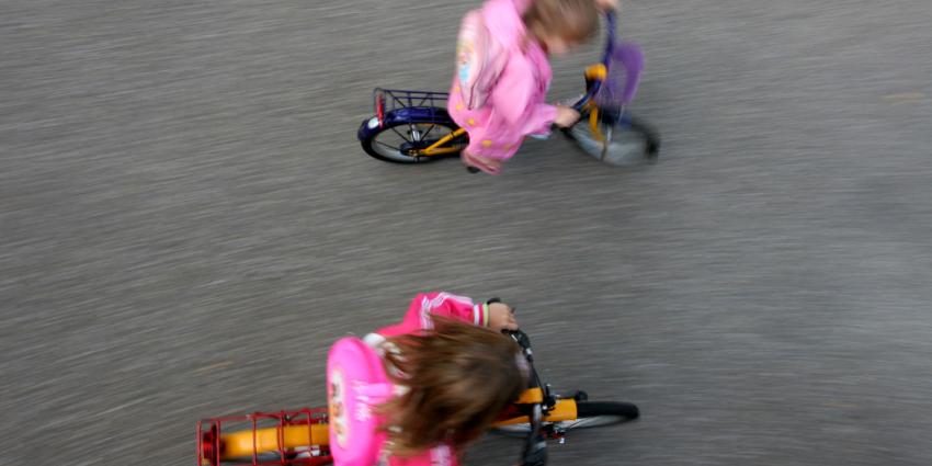 kinderen of fiets kinderen of fiets