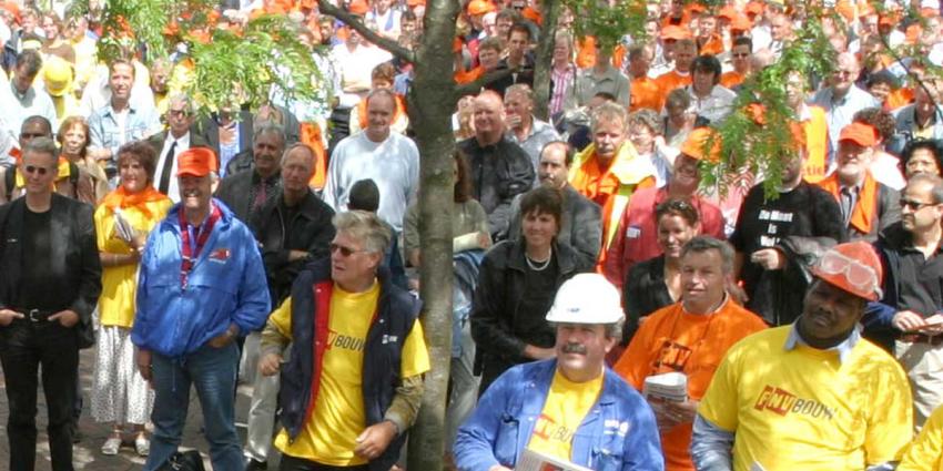 FNV: Dag van de Arbeid door duizenden in Amsterdam gevierd FNV: Dag van de Arbeid door duizenden in Amsterdam gevierd