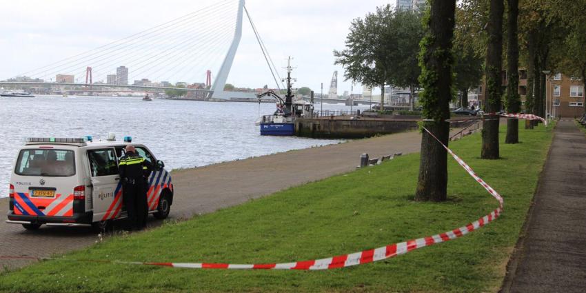 Dode vrouw gevonden in Nieuwe Maas Dode vrouw gevonden in Nieuwe Maas