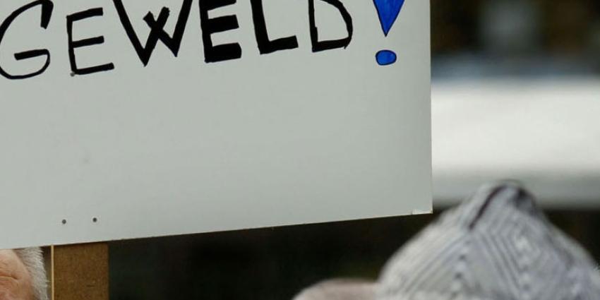 Demonstraties als steunbetuiging voor bloedige aanslag Parijs Demonstraties als steunbetuiging voor bloedige aanslag Parijs
