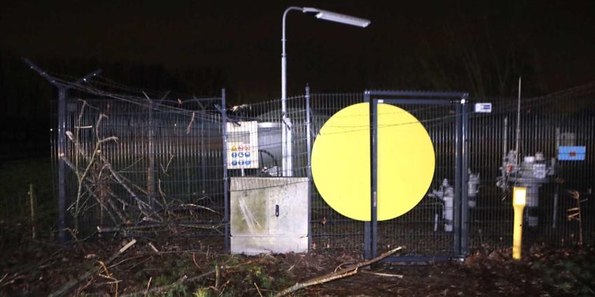 hek-schade-gasstation-boom-omgewaaid