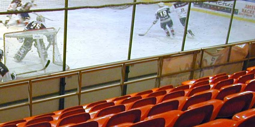 ijshockey-schaatsbaan-wedstrijd ijshockey-schaatsbaan-wedstrijd