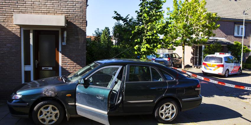 Weer autobrand in Boxtelse woonwijk Breukelen Weer autobrand in Boxtelse woonwijk Breukelen