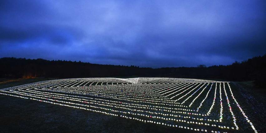 Hart van 11.239 lampionnen verlicht middelpunt van Nederland Hart van 11.239 lampionnen verlicht middelpunt van Nederland
