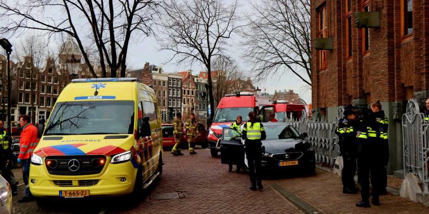 politie-ambu-gracht politie-ambu-gracht