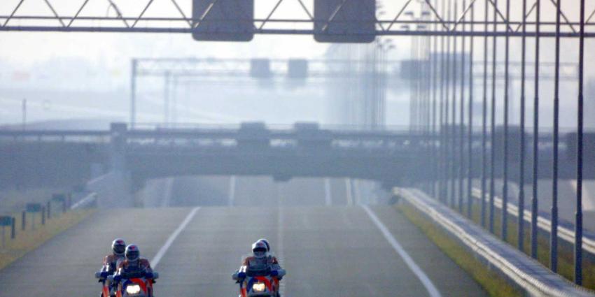 politie-motoren-snelweg politie-motoren-snelweg
