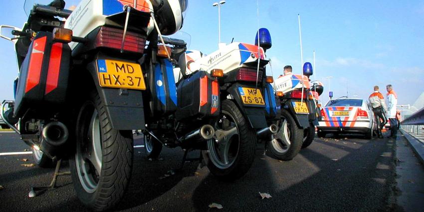 politie-motoren-snelweg-zon politie-motoren-snelweg-zon