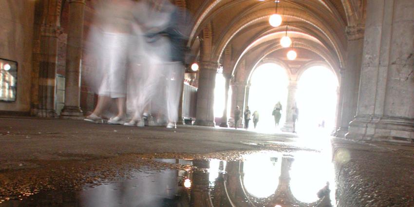 Tuffend onder Passage Rijksmuseum is bekeuring Tuffend onder Passage Rijksmuseum is bekeuring