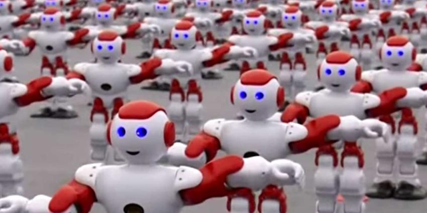 Ruim 1.000 Chinese mini-robots dansen simultaan nieuw record Ruim 1.000 Chinese mini-robots dansen simultaan nieuw record