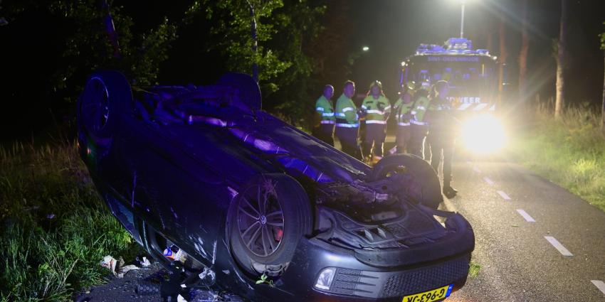 Auto op zijn kant Auto op zijn kant