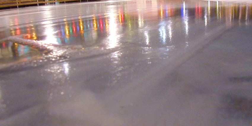 Jongen (15) aangehouden na vermeende bedreiging bij schaatsbaan Jongen (15) aangehouden na vermeende bedreiging bij schaatsbaan