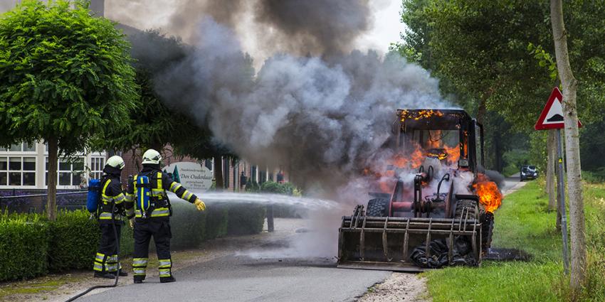Shovel volledig uitgebrand in Liempde Shovel volledig uitgebrand in Liempde