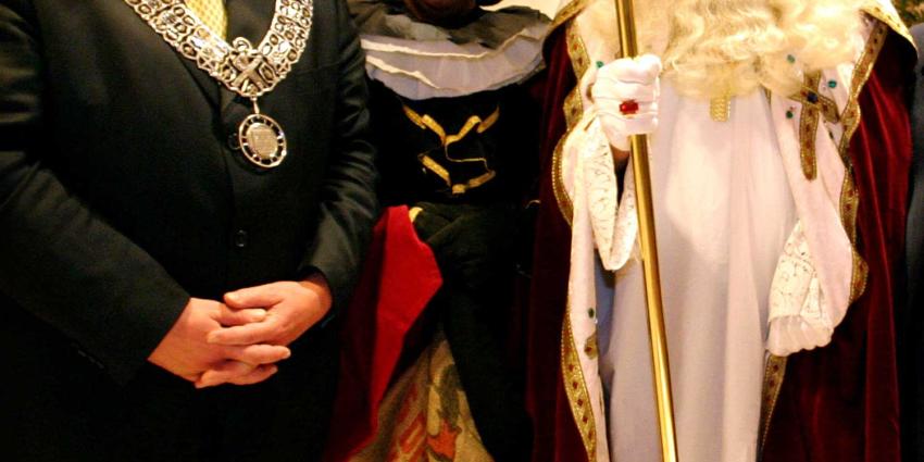 Bedreigde burgemeester niet op Grote Markt bij ontvangst Sinterklaas Bedreigde burgemeester niet op Grote Markt bij ontvangst Sinterklaas