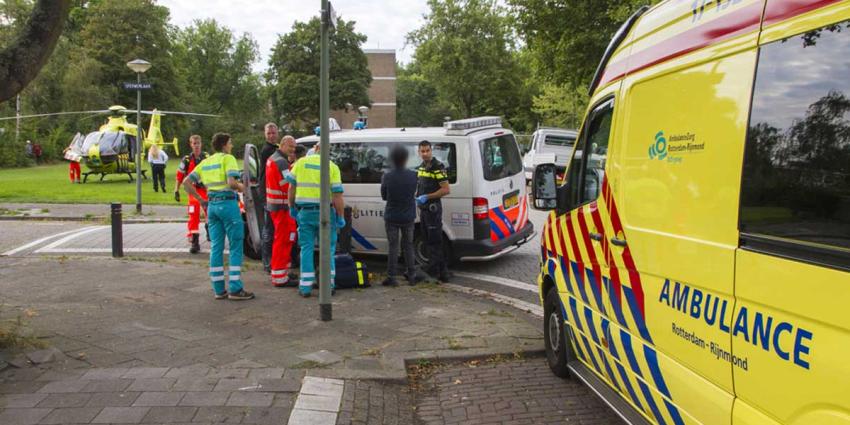 Jongen (16) gewond aan rug na steekincident Jongen (16) gewond aan rug na steekincident
