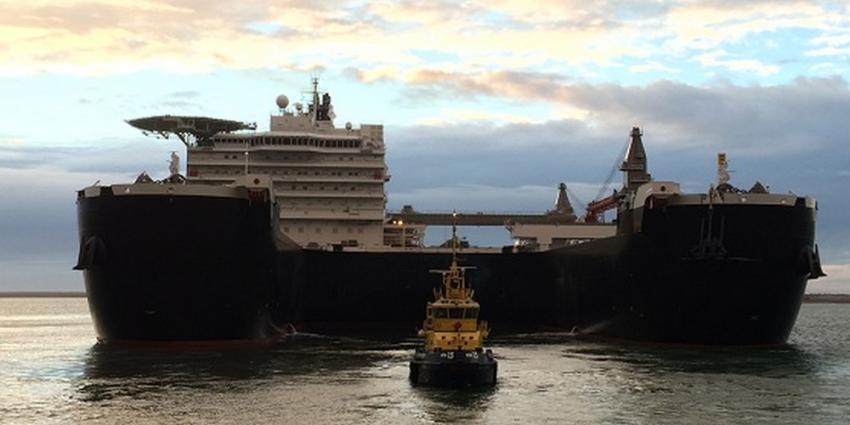 Extra diep gebaggerd voor grootste vrachtschip ter wereld in Rotterdam Extra diep gebaggerd voor grootste vrachtschip ter wereld in Rotterdam