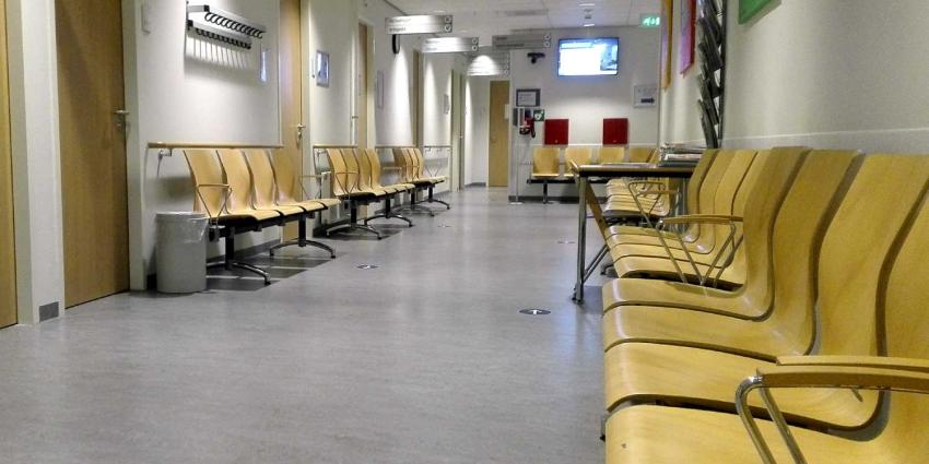 wachtruimte-ziekenhuis-arts-zorg wachtruimte-ziekenhuis-arts-zorg