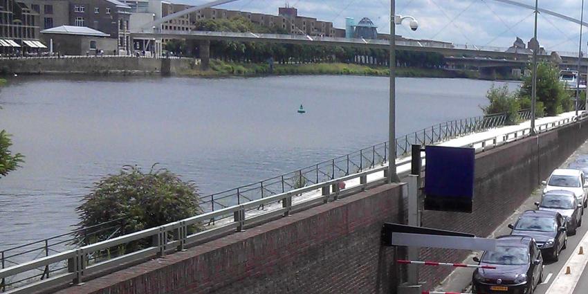 Dode man in Maas bij Maastricht aangetroffen Dode man in Maas bij Maastricht aangetroffen