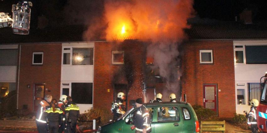 Dode en gewonden bij woningbrand in Emmer-Compascuum Dode en gewonden bij woningbrand in Emmer-Compascuum