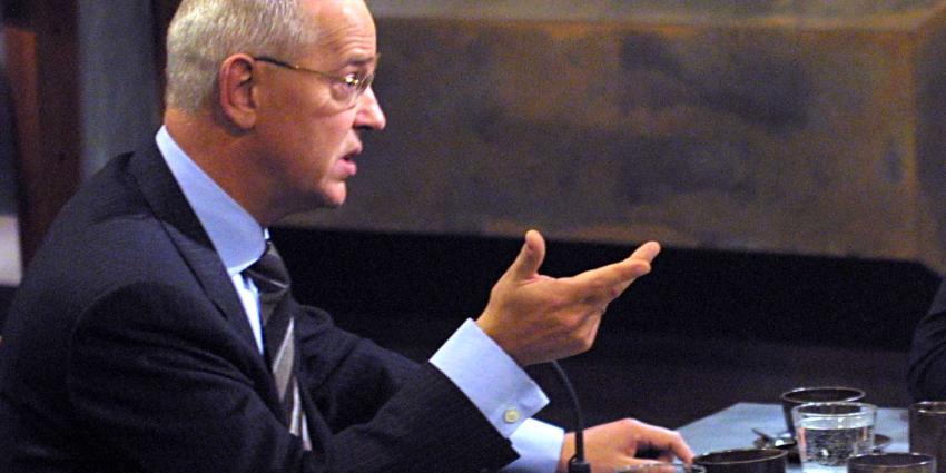 Nieuw regeerakkoord overhandigd aan Tweede Kamer Nieuw regeerakkoord overhandigd aan Tweede Kamer