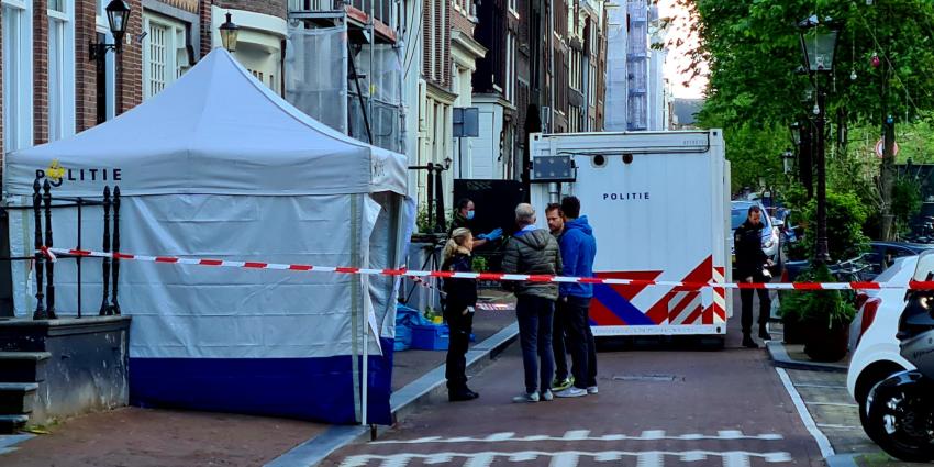 Politie doet onderzoek Politie doet onderzoek