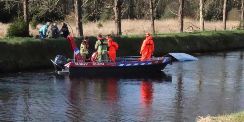 ambulancepersoneel ontfermt zich over slachtoffers ambulancepersoneel ontfermt zich over slachtoffers