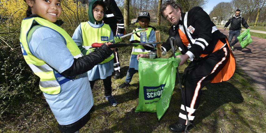 113.500 vrijwilligers gaan samen op pad tijdens Landelijke Opschoondag 113.500 vrijwilligers gaan samen op pad tijdens Landelijke Opschoondag