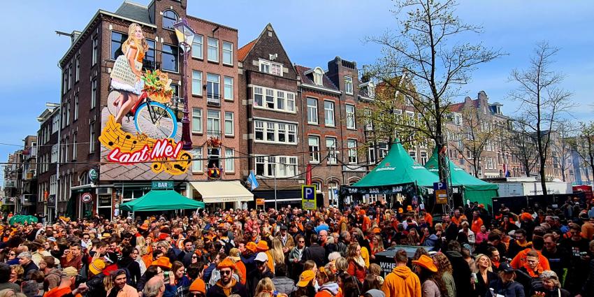 Drukte tijdens koningsdag in Amsterdam Drukte tijdens koningsdag in Amsterdam