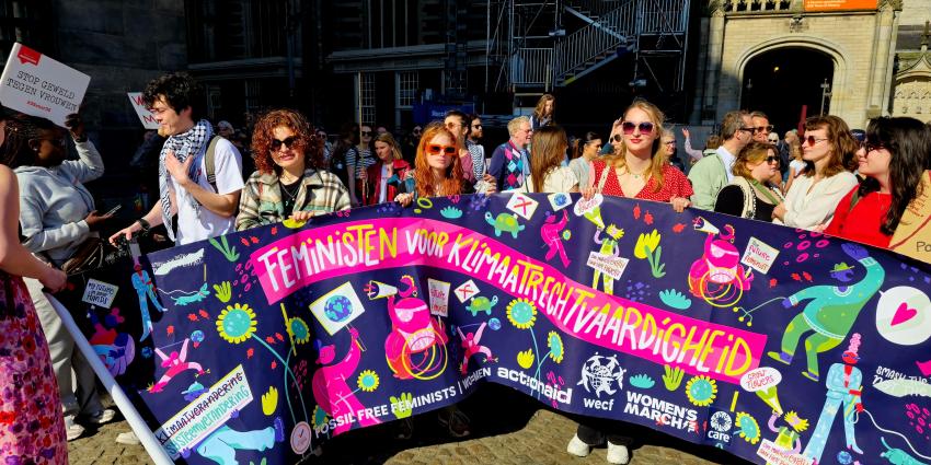 Duizenden deelnemers aan de mars Duizenden deelnemers aan de mars