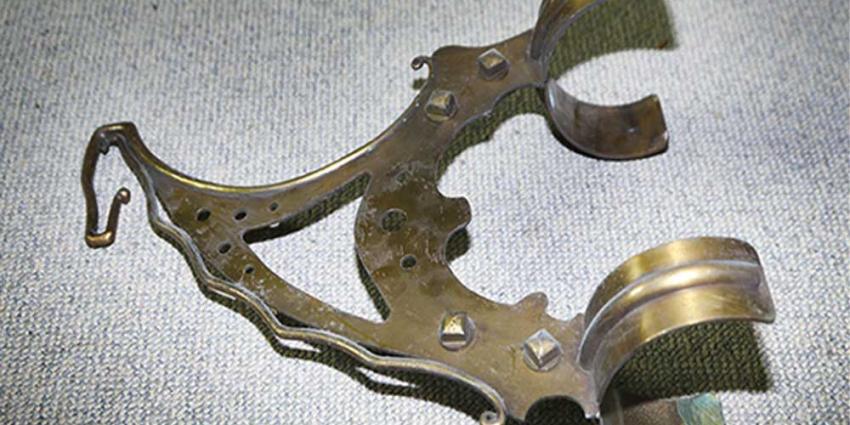 Antieke ornament lampenhouder | Politie Antieke ornament lampenhouder | Politie