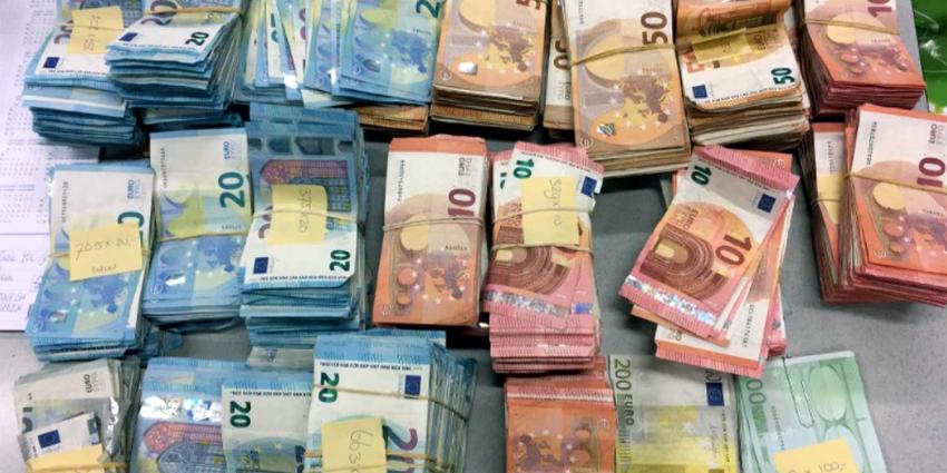 cash-eurobiljetten-bundels cash-eurobiljetten-bundels