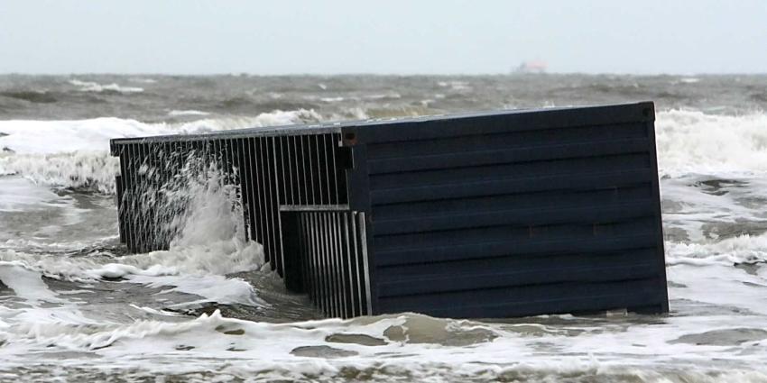 Berging containers uitgesteld door onstuimg weer Berging containers uitgesteld door onstuimg weer